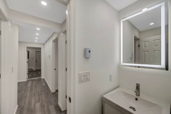 Building Photo - 752 Toll Rd