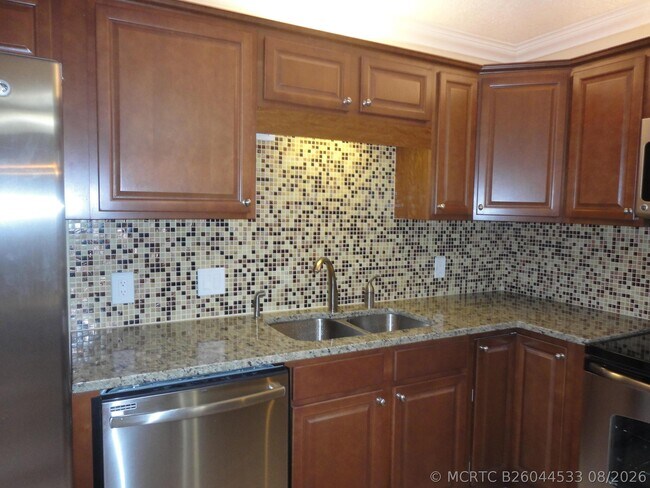 Building Photo - 3008 San Clara Dr