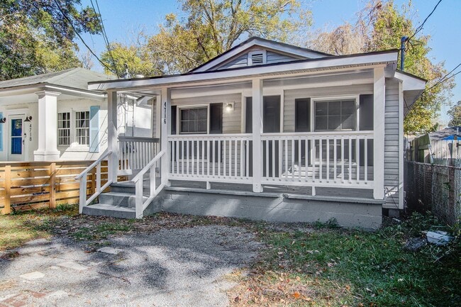 Building Photo - 4716 Mint Ave