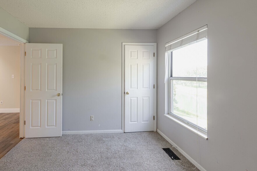Building Photo - 3172 Meadow Trail Dr