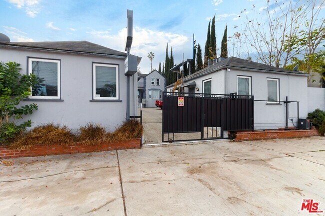 Building Photo - 11472 Ventura Blvd