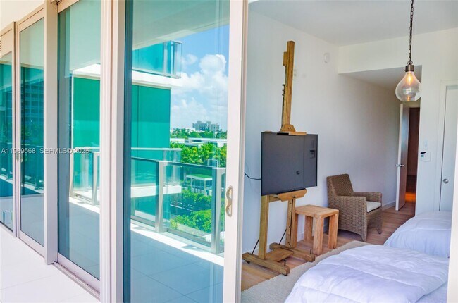 Building Photo - 350 Ocean Dr