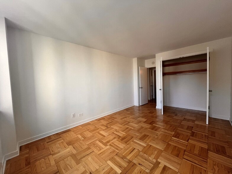 Building Photo - 435 E 79th St