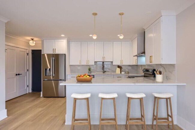 Building Photo - 0 bedroom in Chicago IL 60640