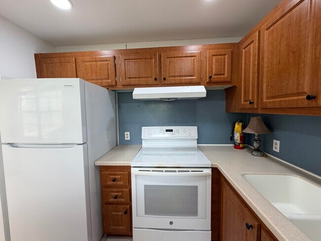 Building Photo - 52 Dorset Dr