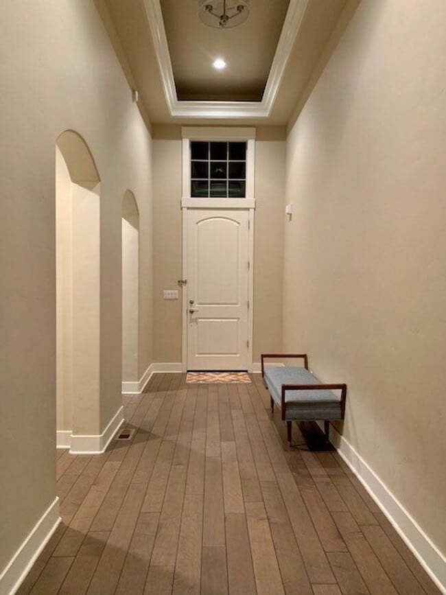 Building Photo - Beautiful 3 Bed/3 Bath Single Level Home i...
