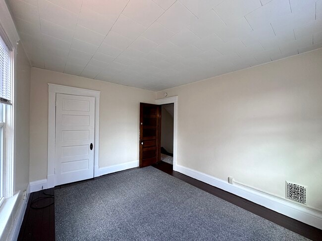 Building Photo - 923 Marshall Ave