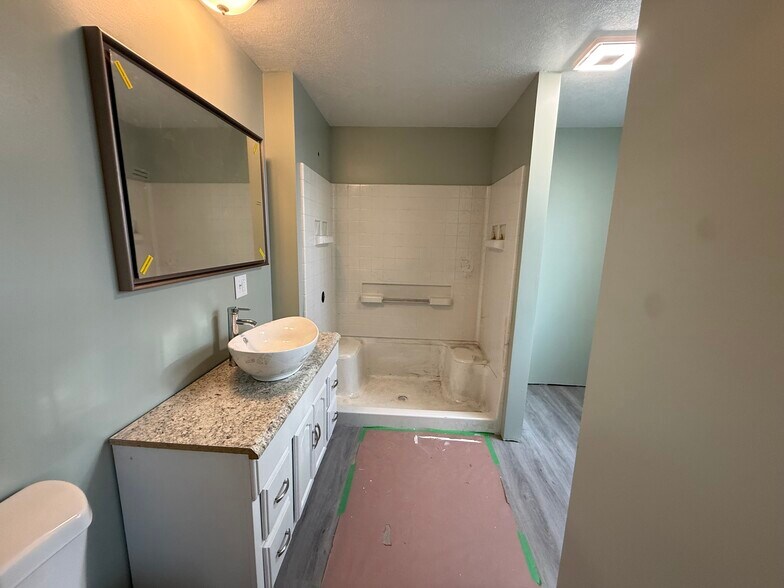 Building Photo - 412 Depot St