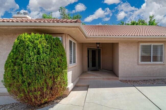 Building Photo - 984 Larkspur Rd
