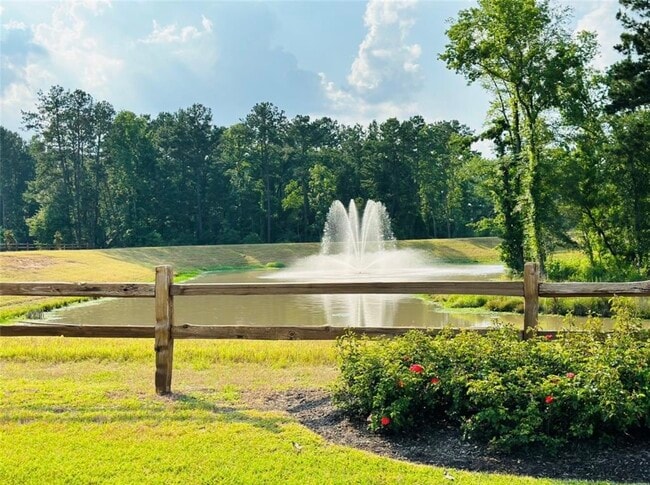 Building Photo - 40643 Creekside Blf Trl
