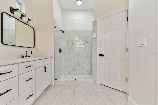 Building Photo - 13792 Long Lake Ln