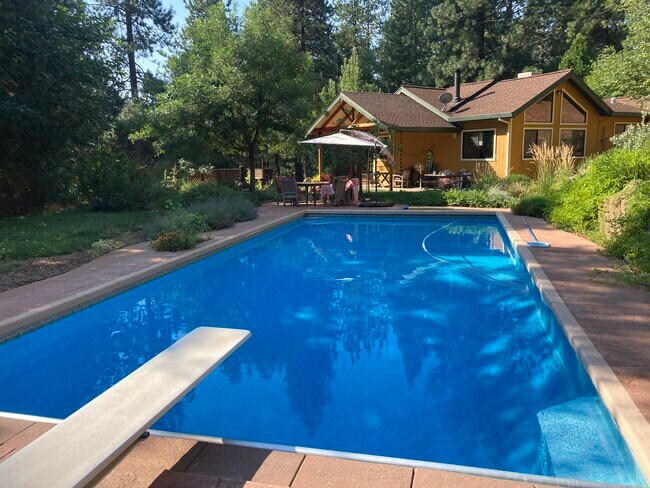 Building Photo - 26927 Manzanita Ct