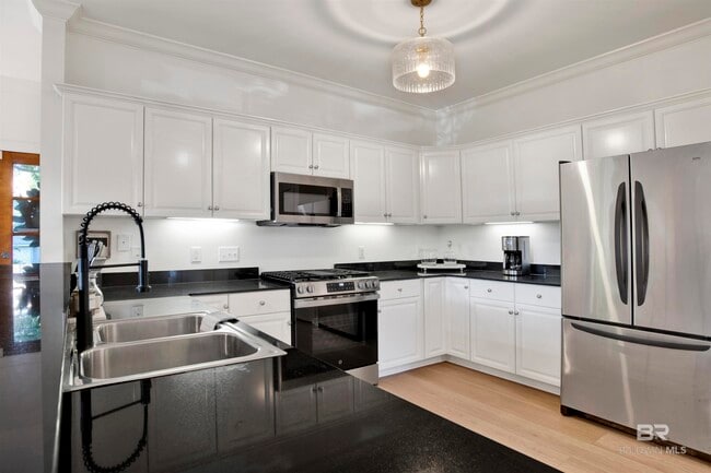 Building Photo - 460 Equality Ave