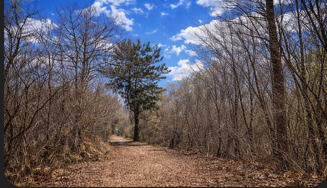 Building Photo - 5508 S Stough St