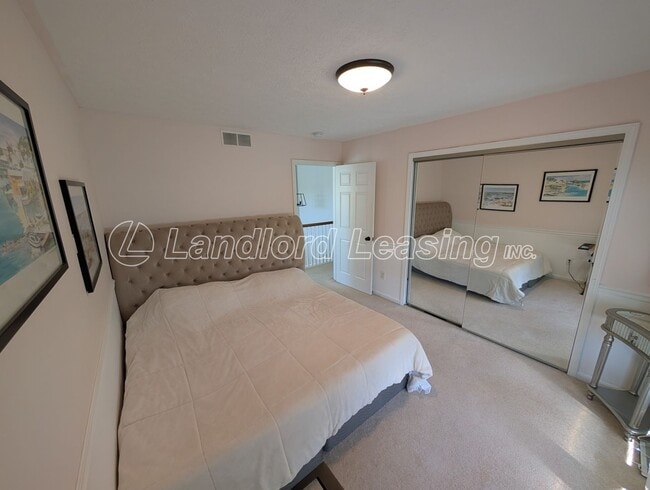 Building Photo - Avon Lake 3-Bedroom Condo with Pool, Tennis Courts & Lawn Care Included