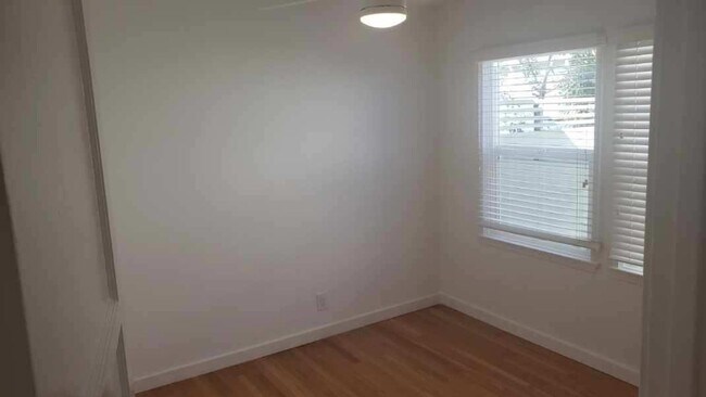 Building Photo - 2020 Ocean Park Blvd