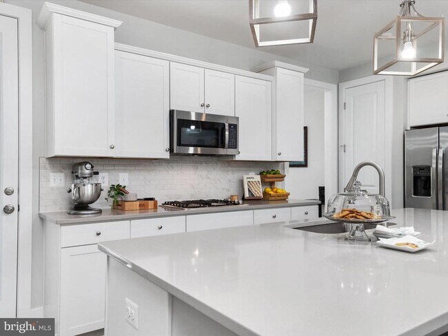 Building Photo - 2552 Buckthorn Dr