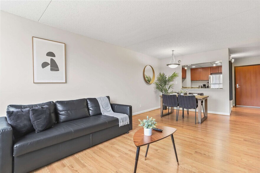 Building Photo - 401 12th St S