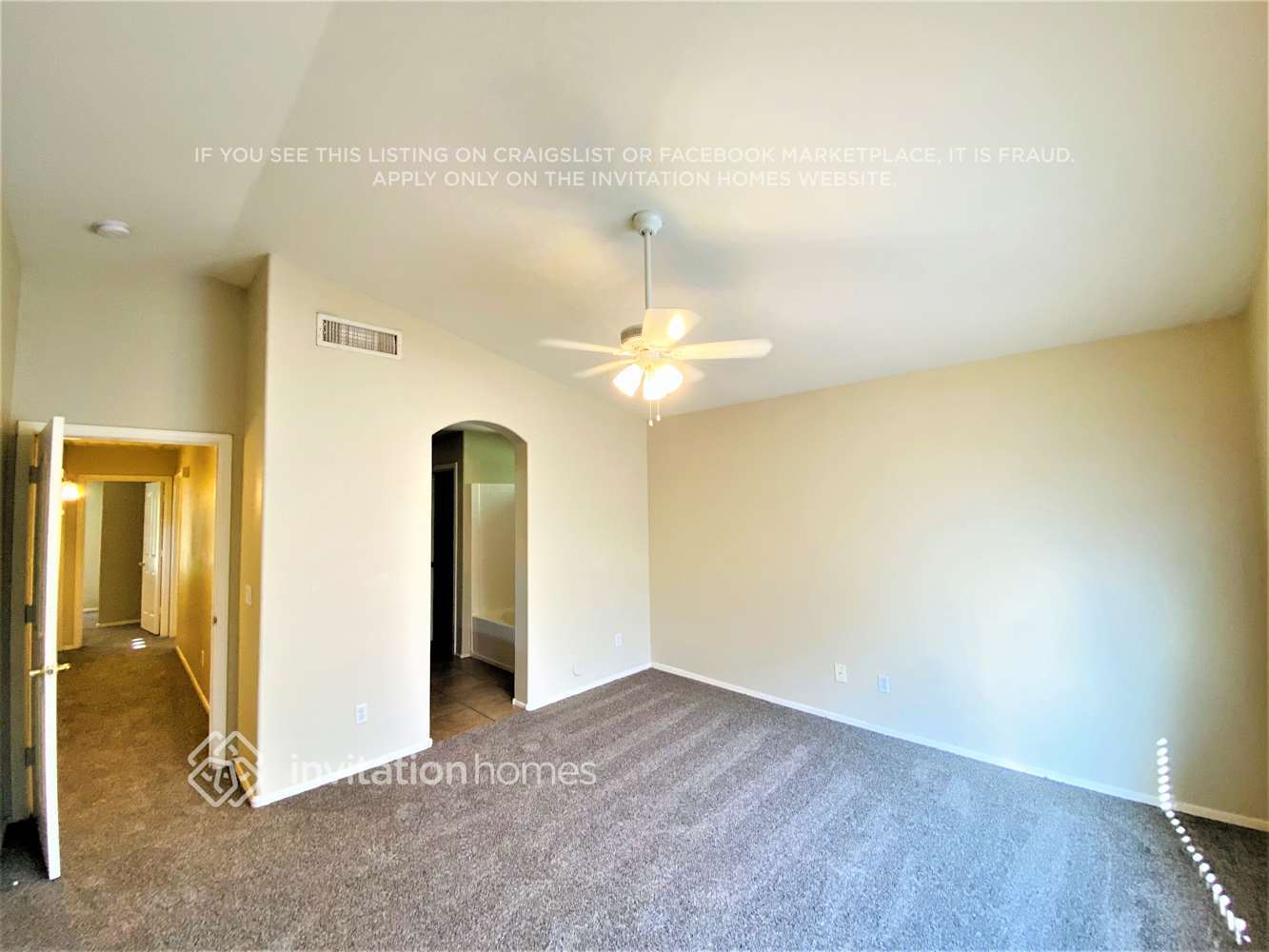 Building Photo - 3525 E Linda Ln