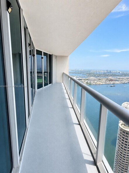 Building Photo - 465 Brickell Ave