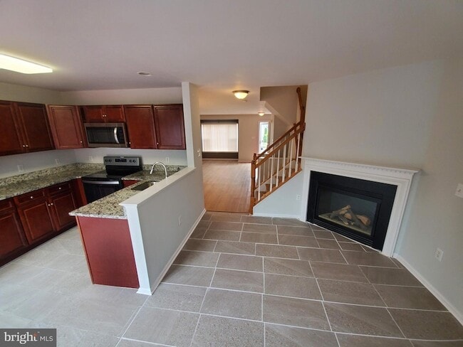 Building Photo - 3344 Vineland Pl
