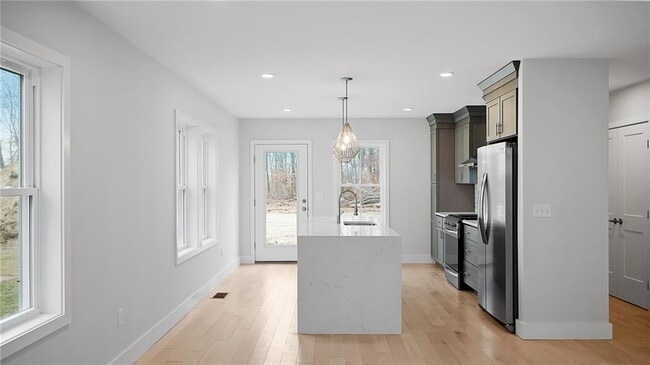 Building Photo - 133 Graystone St