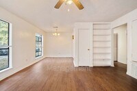 Building Photo - 115 S Frio St