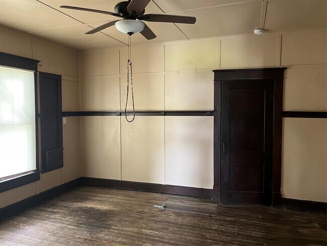 Building Photo - 200 N Walton