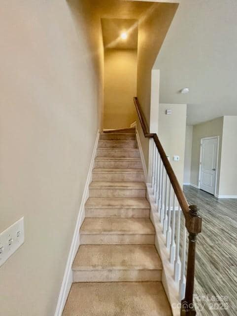 Building Photo - 7115 Brighton Park Dr