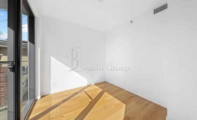 Building Photo - 2 bedroom in ASTORIA NY 11102