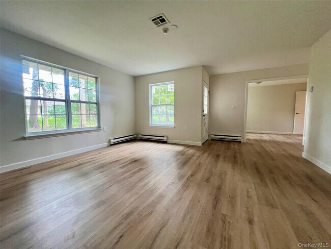 Building Photo - 474 Darwen Dr