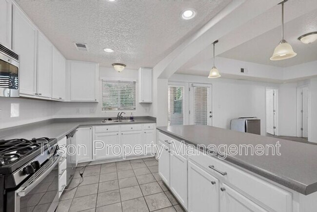 Building Photo - 6412 Sincho Ave