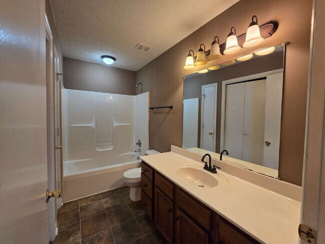 Building Photo - 277 Dunbar Cave Rd