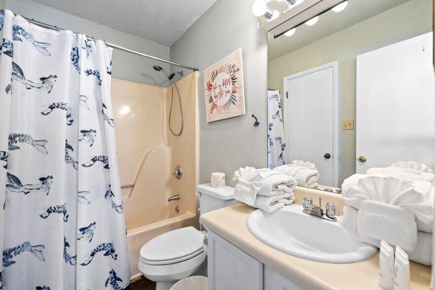 Building Photo - 25925 Canal Rd