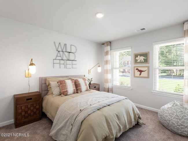 Building Photo - 5 Bedroom Home in Leland!