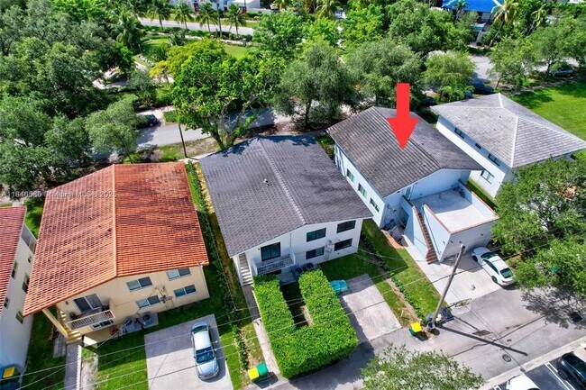 Building Photo - 539 Menendez Ave