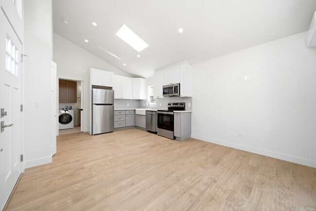 Building Photo - 7714 Alton Dr