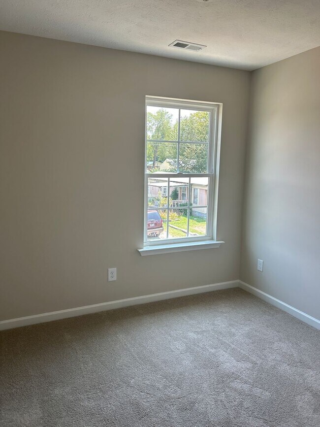 Building Photo - Brand new home!