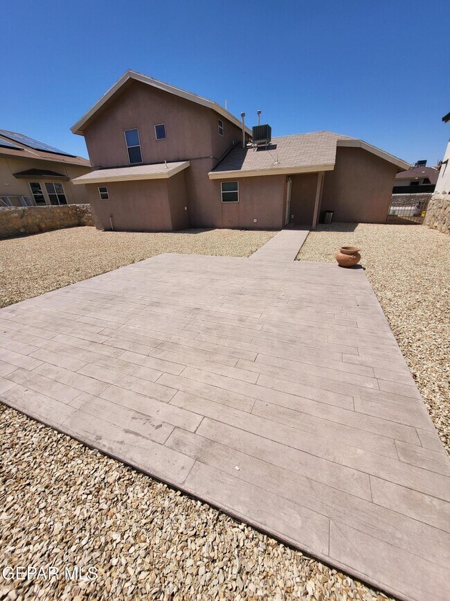 Building Photo - 2992 Tierra Limon Dr