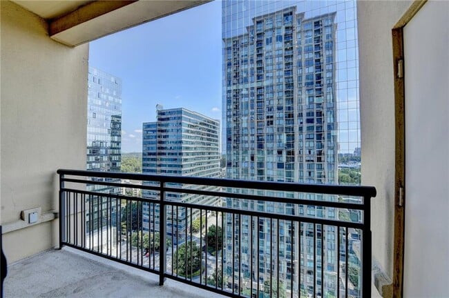 Building Photo - 3445 Stratford Rd NE