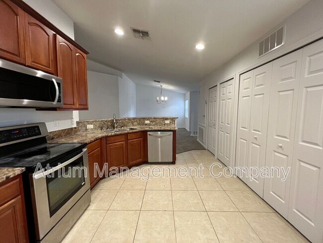 Building Photo - 651 Allerton Way