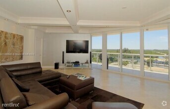 Building Photo - 3 br, 2.5 bath Condo - 6051 N Ocean Dr Apt...