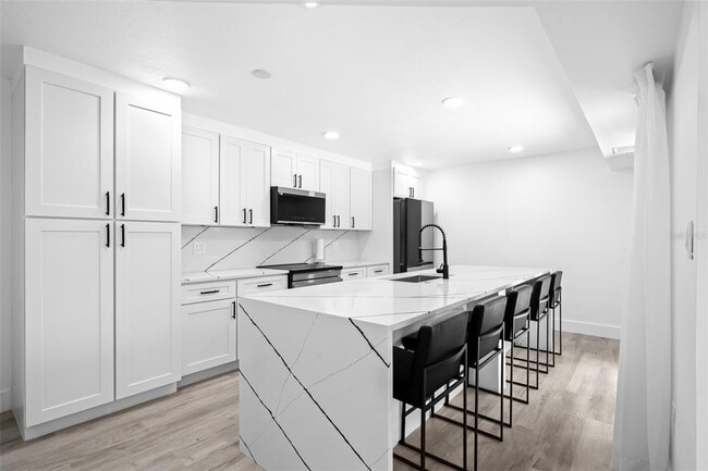 Building Photo - 613 Olympic Dr