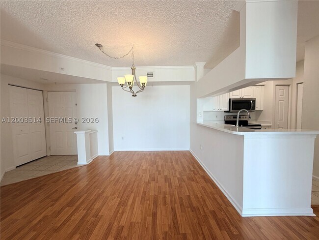 Building Photo - 17100 N Bay Rd