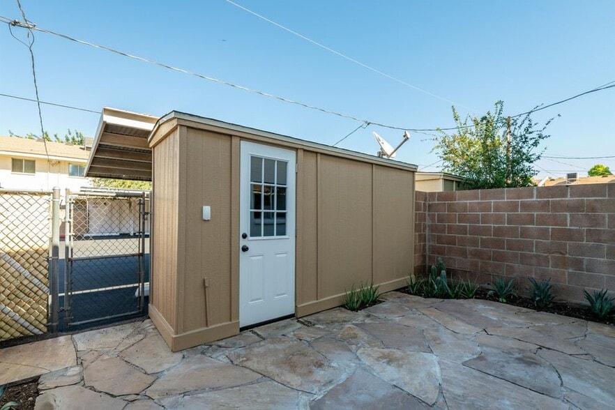 Building Photo - 1626 W Campbell Ave