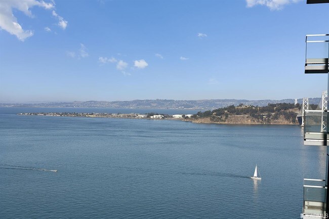 Building Photo - 338 Spear St