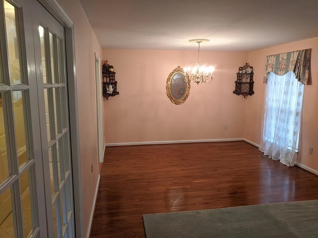 Building Photo - 152 English Run Cir