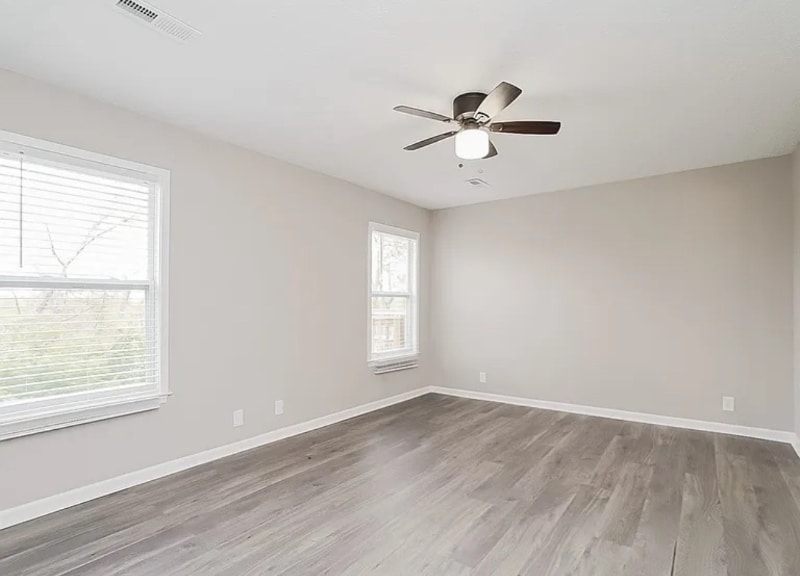 Building Photo - 253 Cedarview Dr