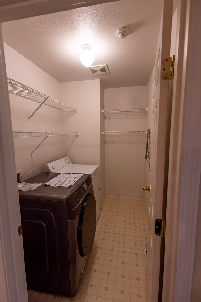 Laundry Room - 17819 NE 96th Way