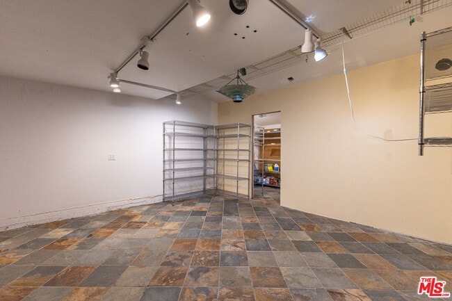 Building Photo - 3418 Greensward Rd